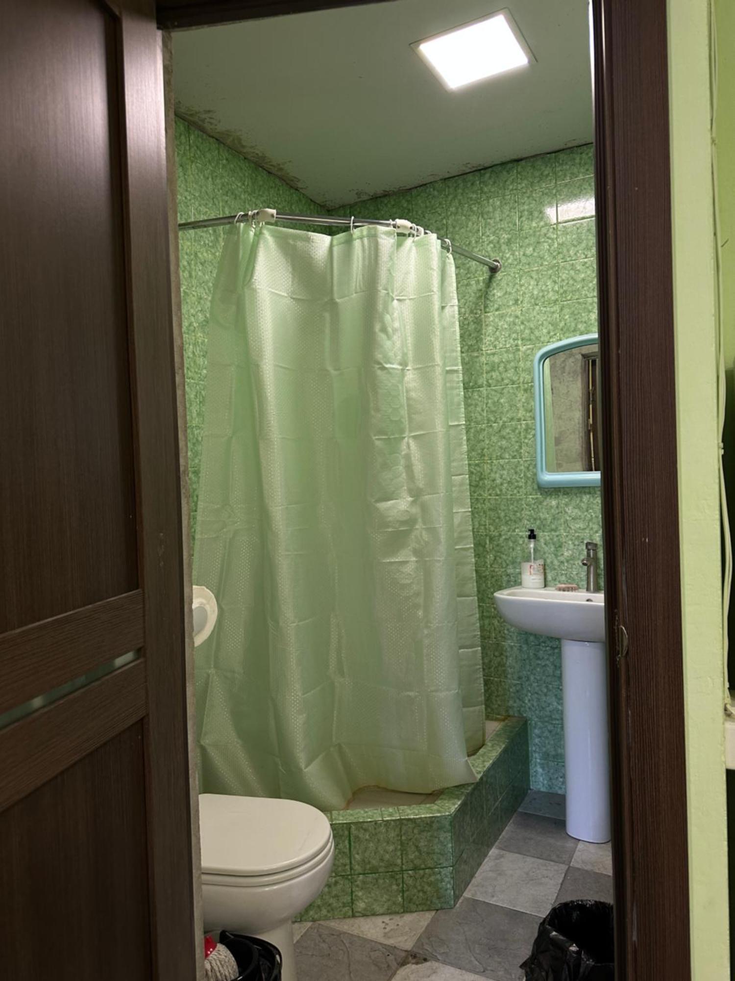 Vahe'S Family Guest House Front Ереван Екстериор снимка