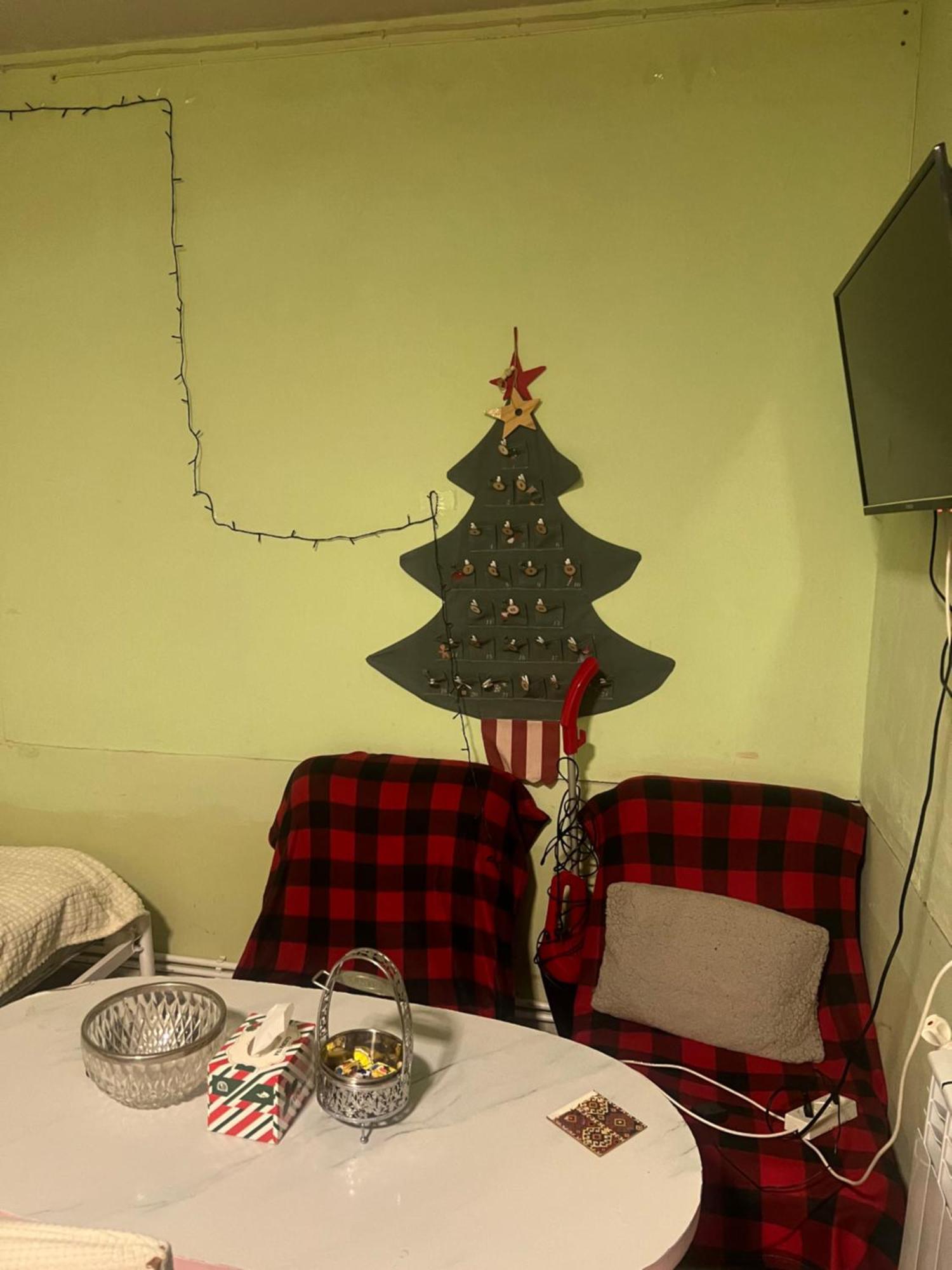 Vahe'S Family Guest House Front Ереван Екстериор снимка