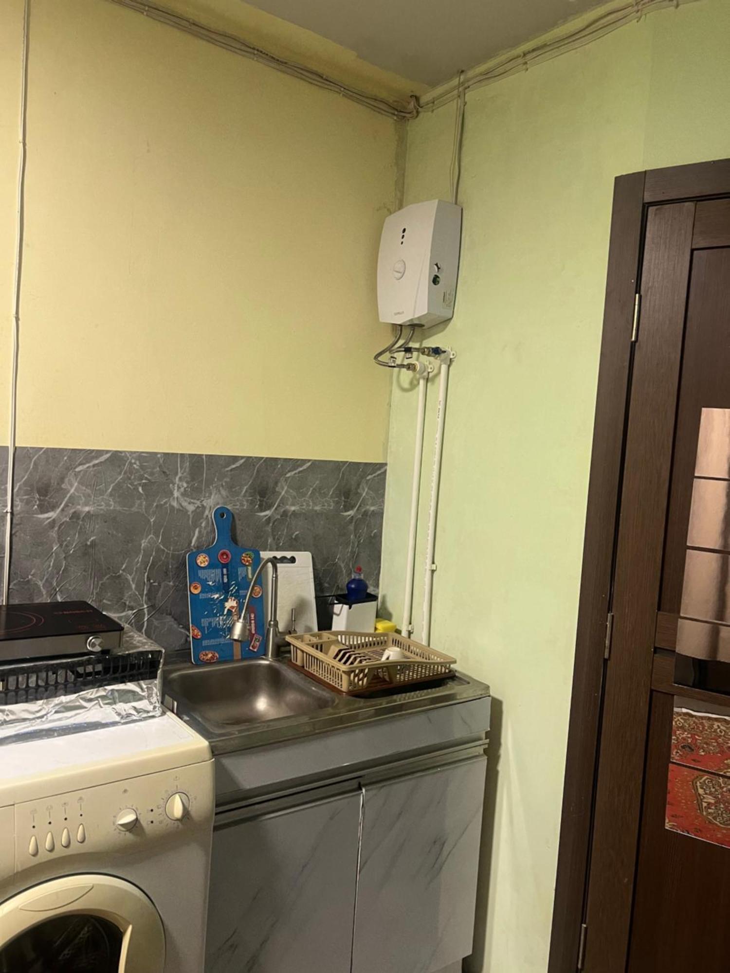 Vahe'S Family Guest House Front Ереван Екстериор снимка